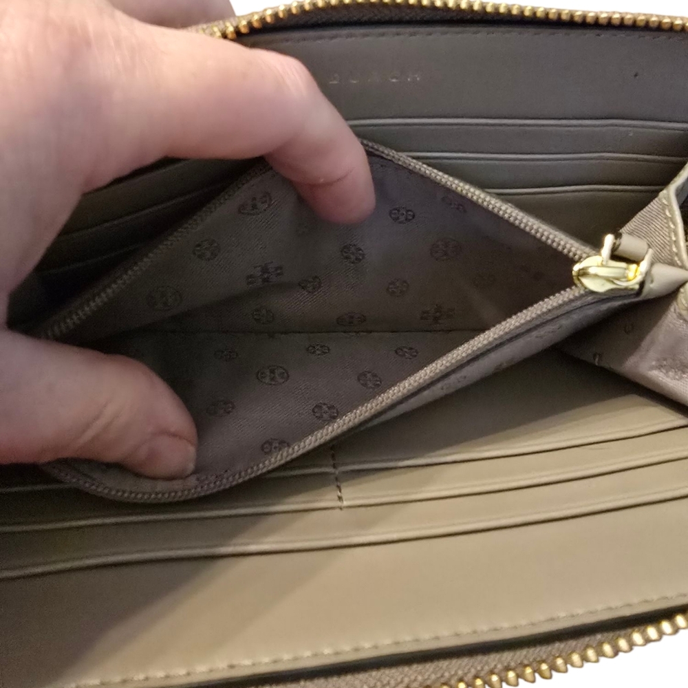 Tory Burch RARE Peace Dove Half Moon Satchel & Wallet Set With Dustbag In EUC - Picture 7 of 16